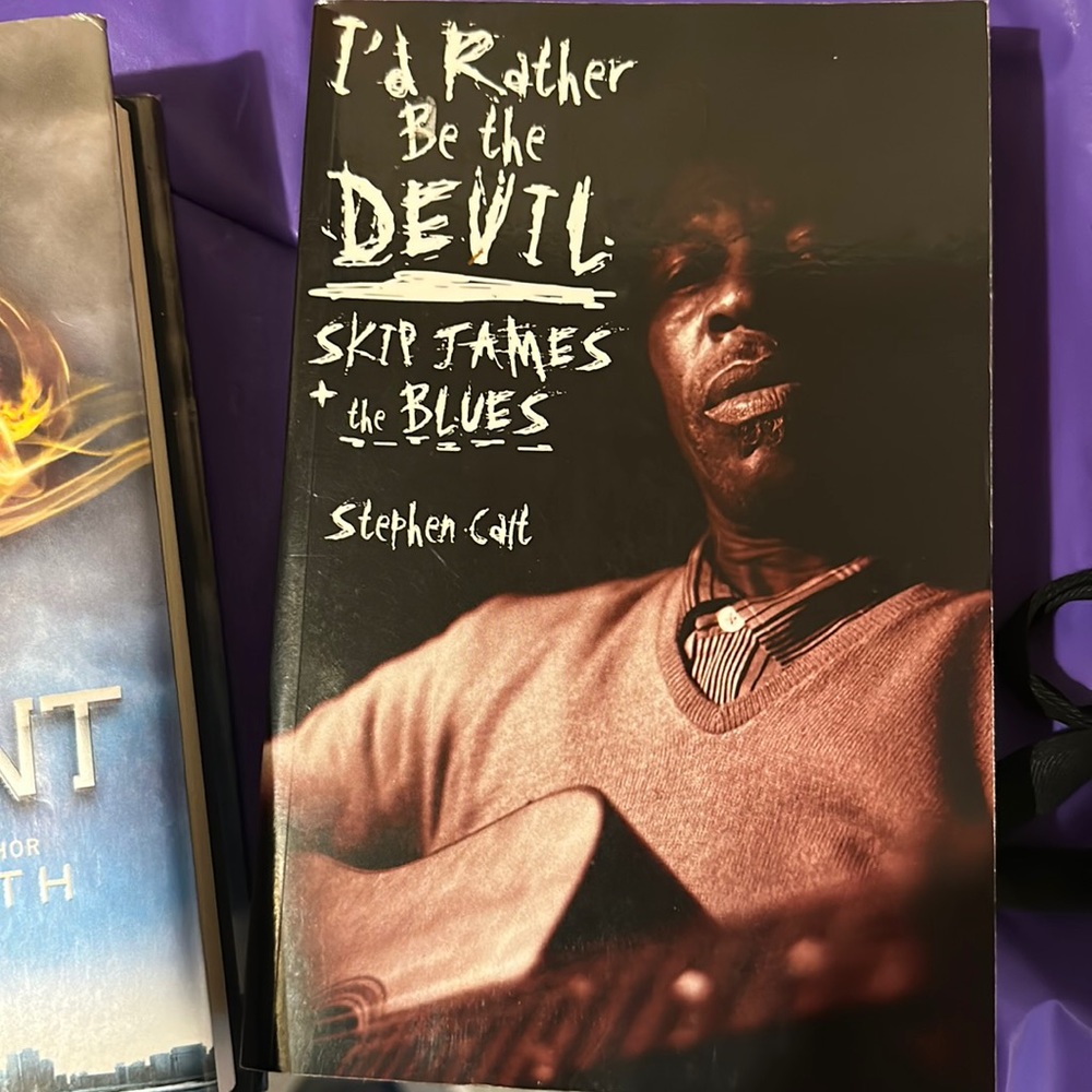 I’D RATHER BE THE DEVIL BY STEPHEN CALT & DIVERGENT BY VERONICA ROTH (2 BOOKS)